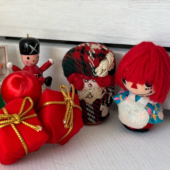 VTG CHRISTMAS ORNAMENTS HOLIDAY - Picture 2 of 12